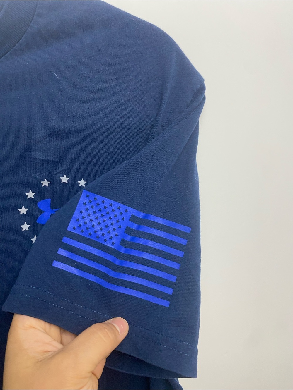 Under Armour Men’s Navy Crewneck Short-Sleeve Logo Tee - Picture 3 of 4